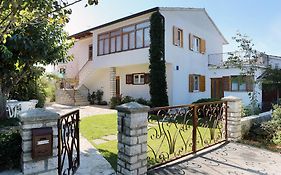 Apartments Leo